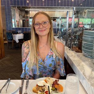 Meet your Posher, Alicia